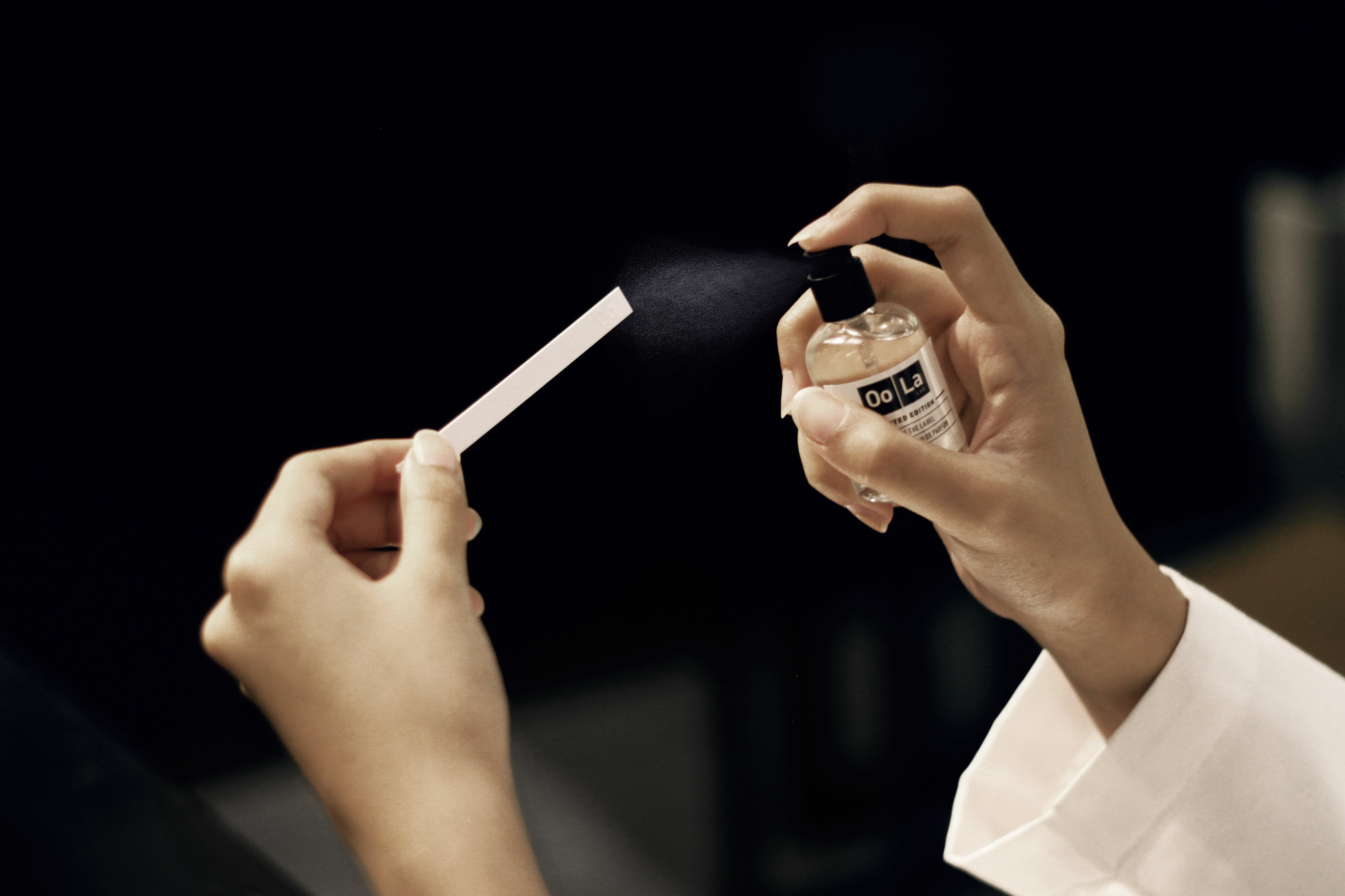 Learn some Smelling Techniques – Oo La Lab